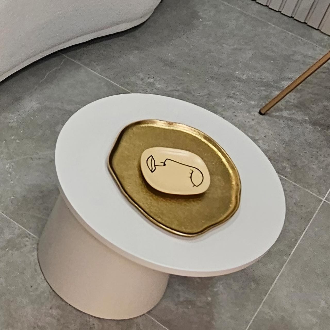 Imagem de uma mesa da recepção